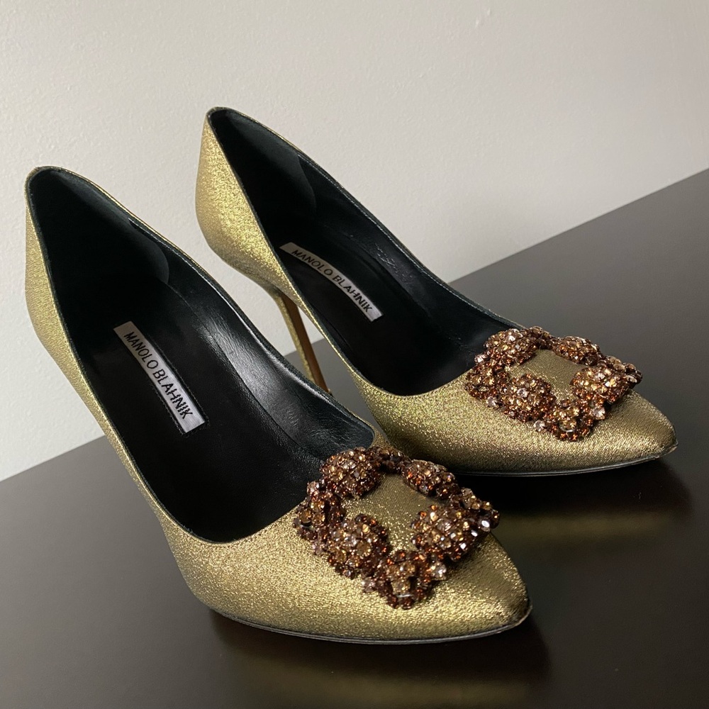 Manolo Blahnik Gold Hangisi Pumps